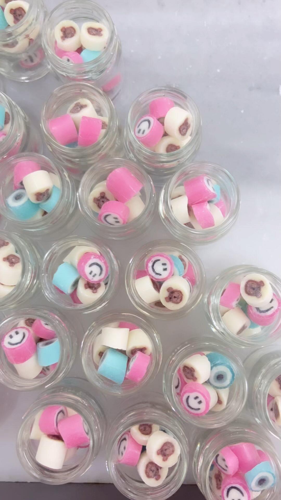 Minik Mucizeler: Ayıcık ve Gülen Yüzlü Cam Kavanoz Bebek Şekerleri