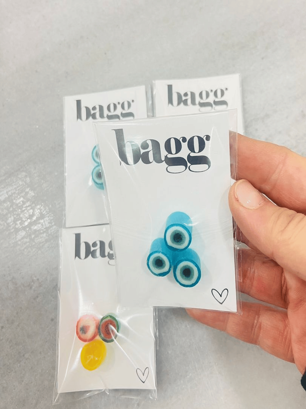 Minimalist Tasarımlı Nazar ve Meyve Temalı Butik Şekerler
