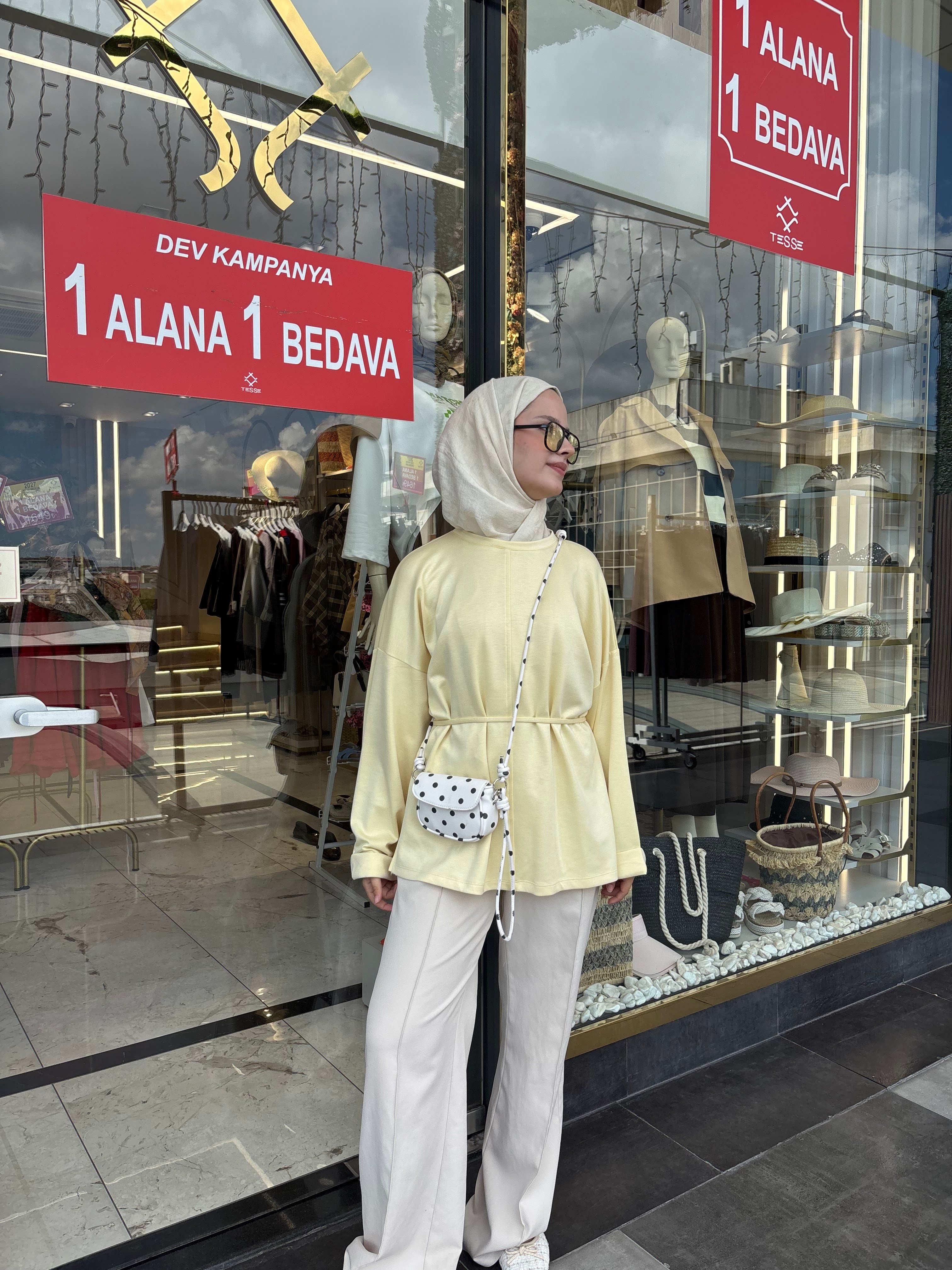 SARI SWEETSHIRT