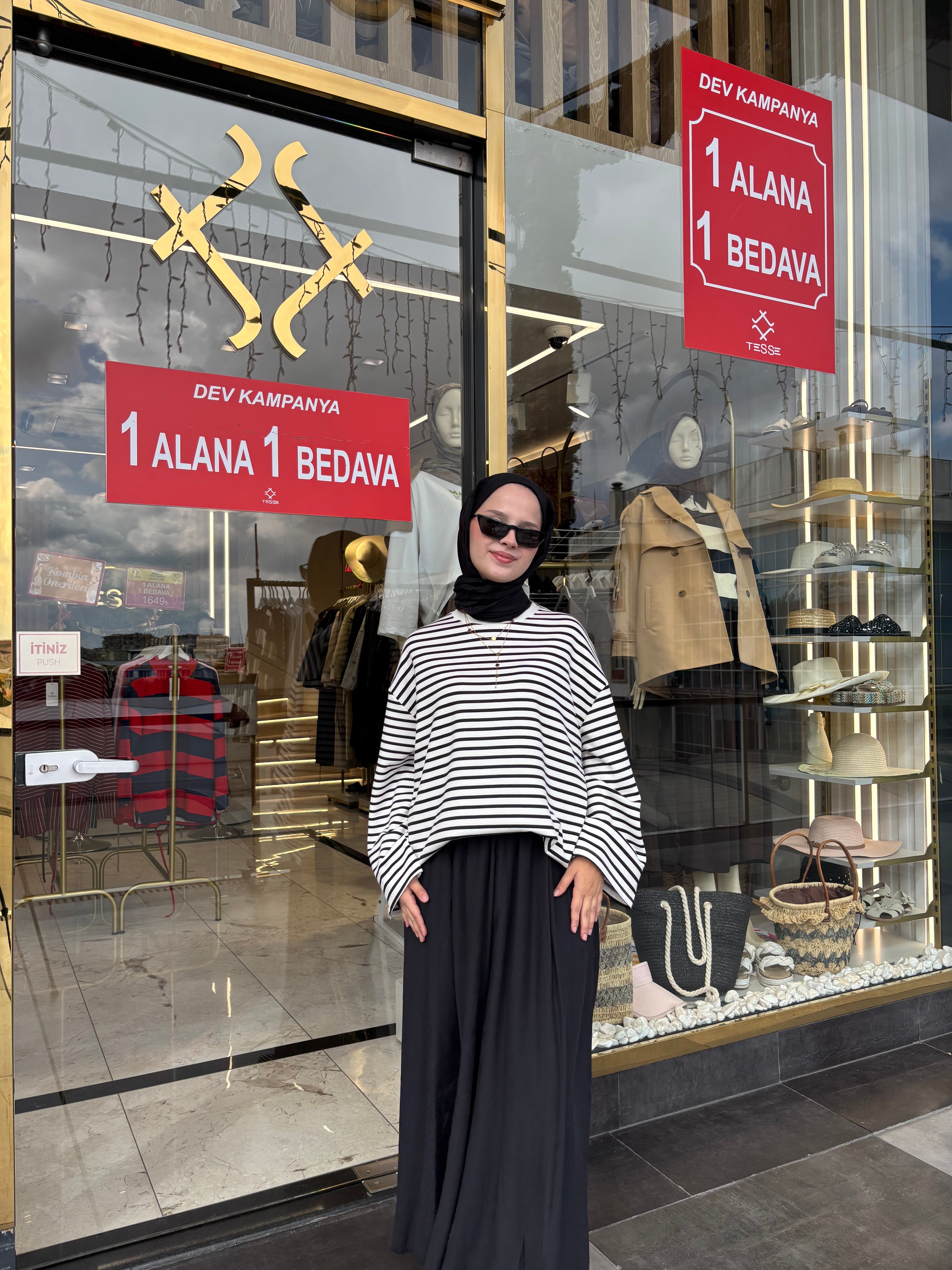 SİYAH SWEETSHIRT