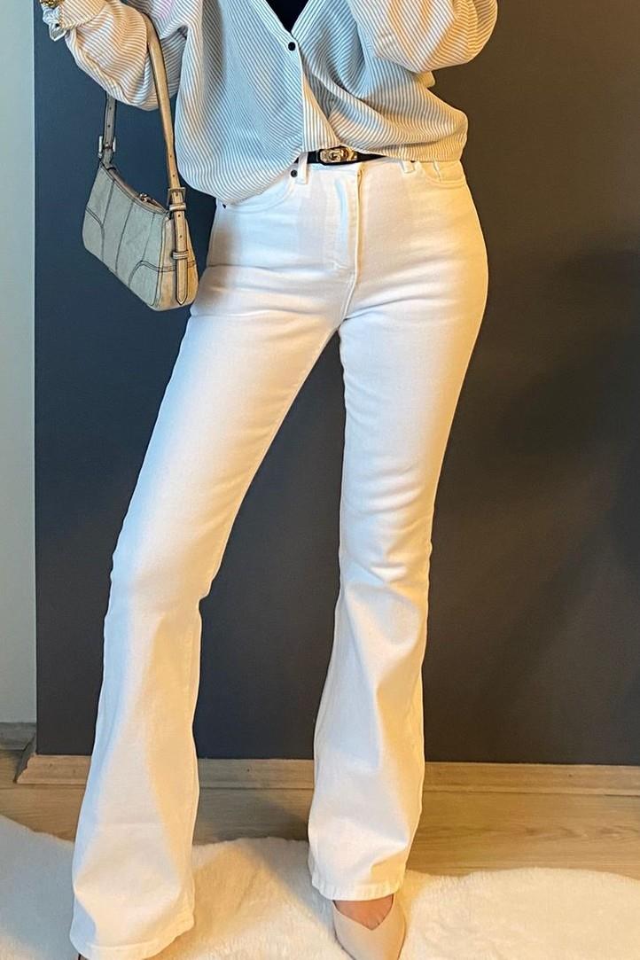 BEYAZ İSPANYOL PAÇA JEAN