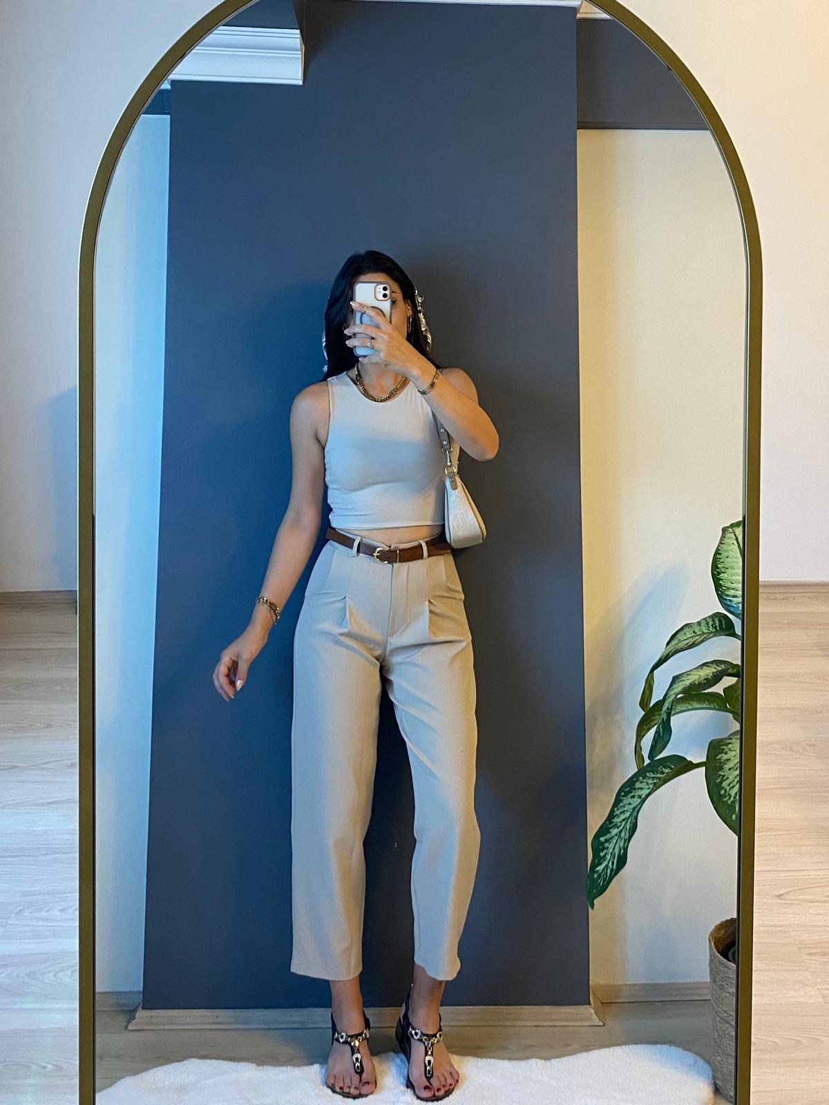 KREM KEMERLİ HAVUÇ PANTALON