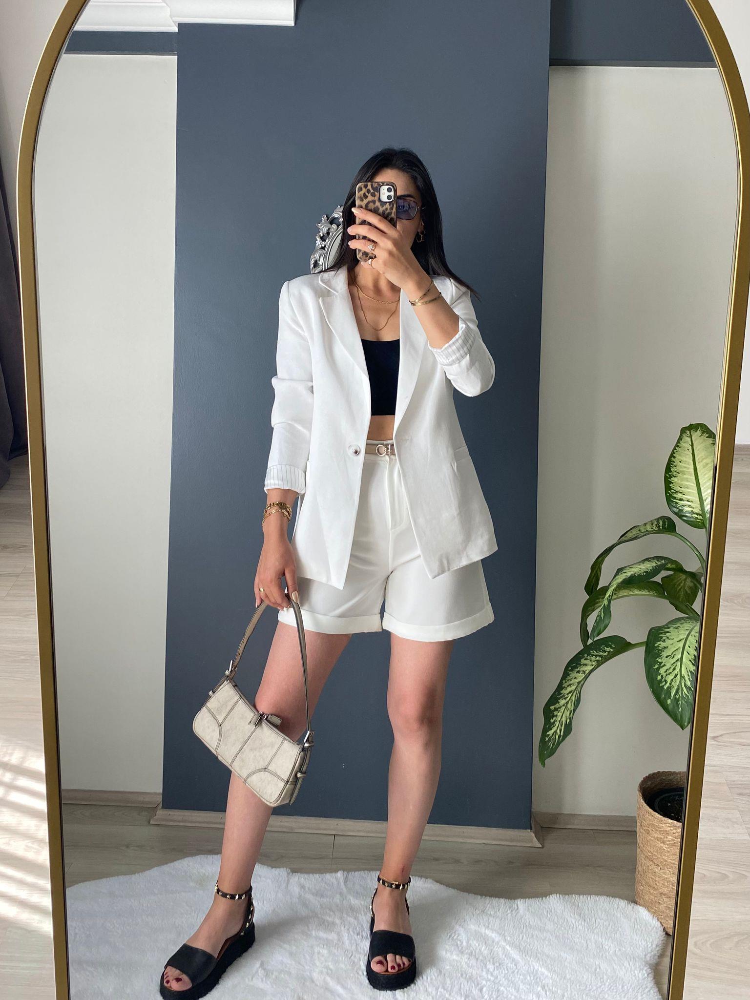ZARA MODEL BEYAZ ŞORT
