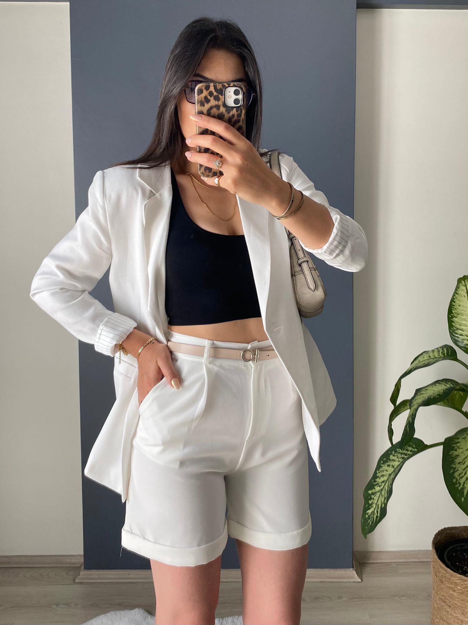 ZARA MODEL BEYAZ ŞORT