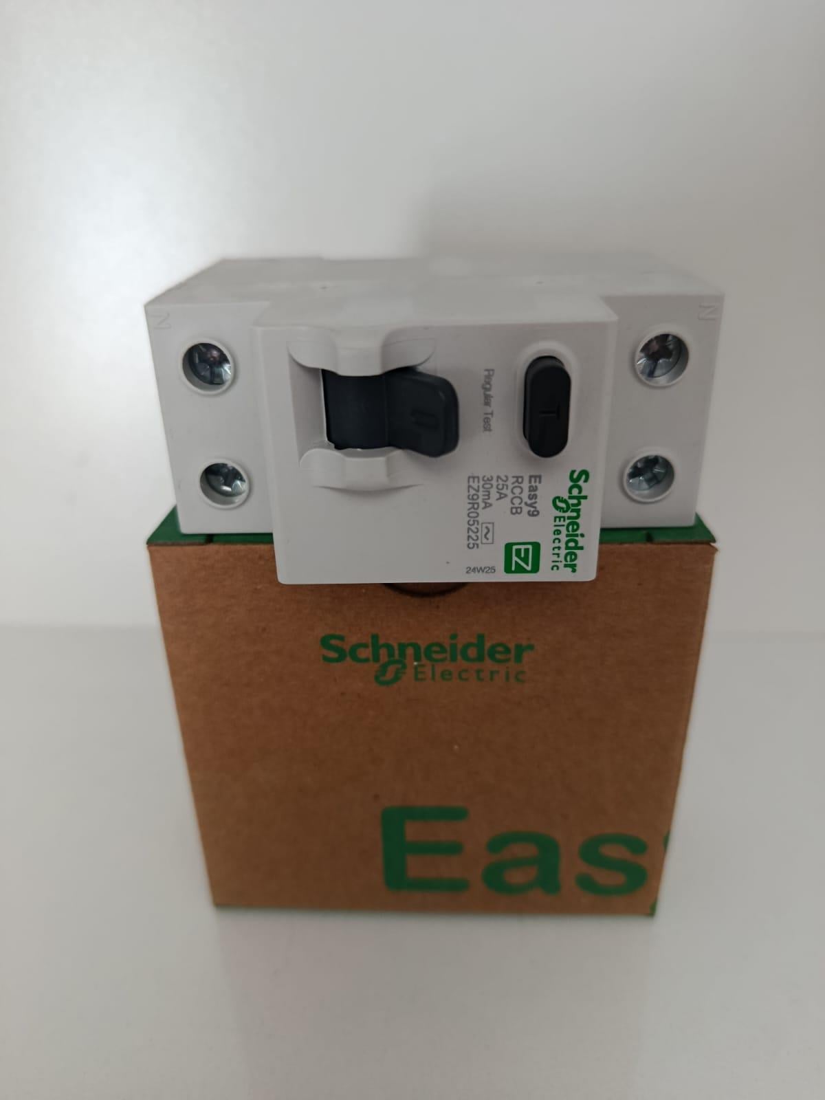  EZ9R05225 Easy9-RCCB TeSys 220V 25A Schneider Electric Marka Otomatik Kaçak Akım Devre Kesicisi (Sigorta))