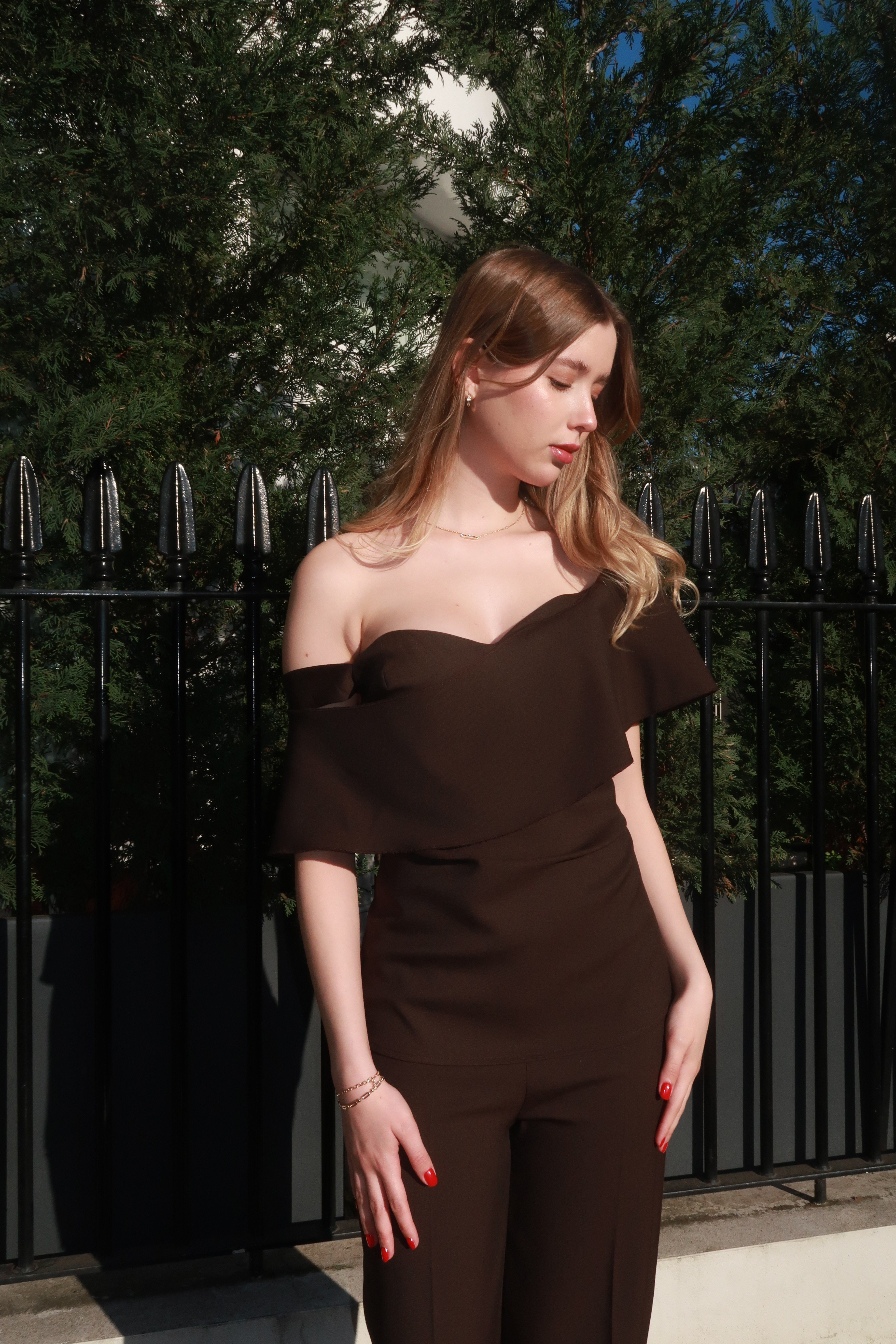 ASYMMETRICAL TOP