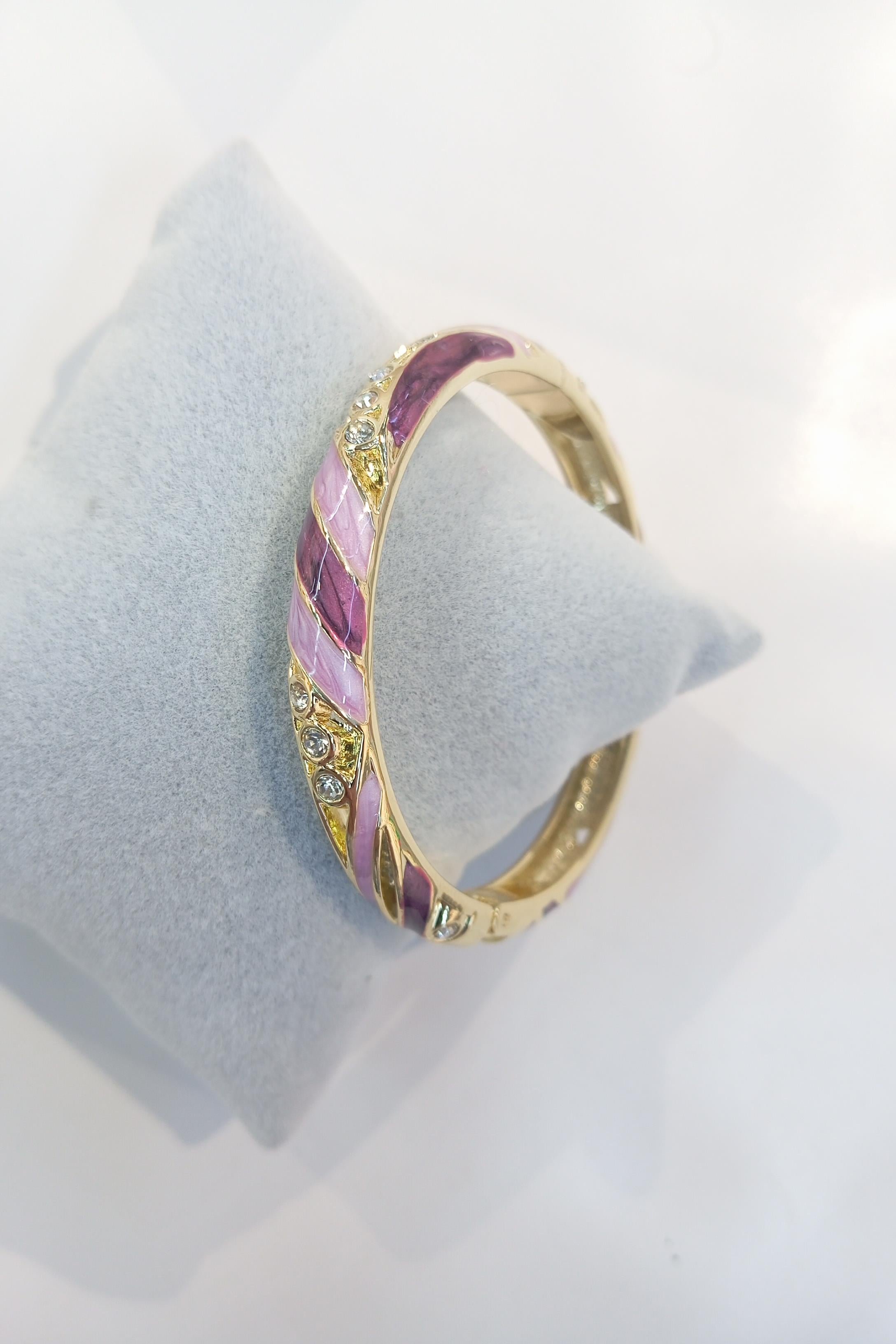 Mor Mineli Çelik Kelepçe Bileklik / Model 554