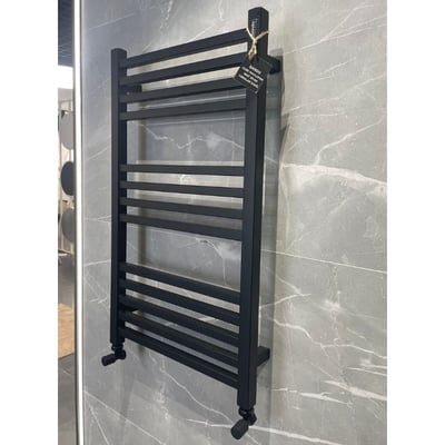 DEKORATİF 50X80 MAT SİYAH KARE BORULU  HAVLUPAN