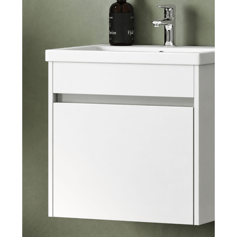 Fym New Idea 60CM Banyo Dolabı Beyaz (1584)FYM New Idea 60 cm Banyo Dolabı Beyaz | Modern ve Şık Lavabo Altı Dolap | Kompakt Tasarım | Dayanıklı ve Fonksiyonel Banyo Mobilyası | Küçük Alanlar İçin İdealBanyo DolabıFYM1584DUŞHOMEFym New Idea 60CM Banyo Dolabı Beyaz (1584)