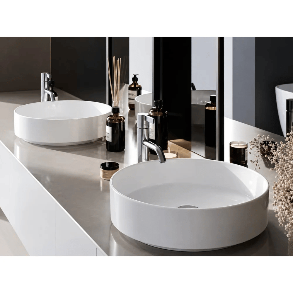 Turkuaz Suit Tezgahüstü Lavabo Q40CM-Mat BeyazTURKUAZ SUİT 40cm Tezgahüstü Lavabo | Modern & Dayanıklı Seramik Banyo LavabosuVitrifiyeTurkuaz CerastyleOC065T72W043Y01113DUŞHOMETurkuaz Suit Tezgahüstü Lavabo Q40CM-Mat Beyaz