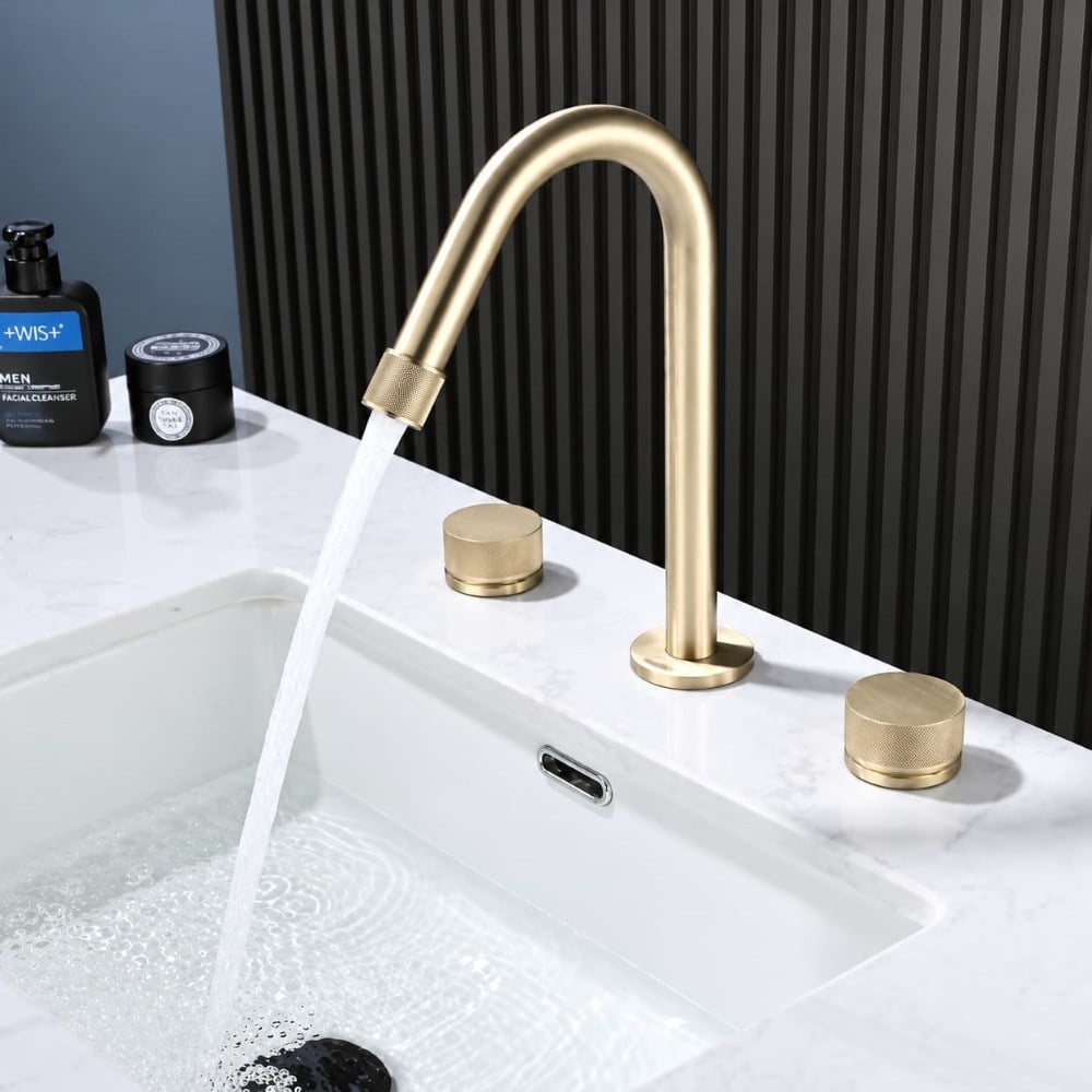 Vanity 3 Delikli Yaygın Lavabo Bataryası (Fırçalanmış Gold / Altın)Vanity 3 Delikli Lavabo Bataryası Brushed Gold | Lüks Premium Lavabo ArmatürüArmatür&BataryaMase ModeCDMS0001DUŞHOMEVanity 3 Delikli Yaygın Lavabo Bataryası (Fırçalanmış Gold / Altın)