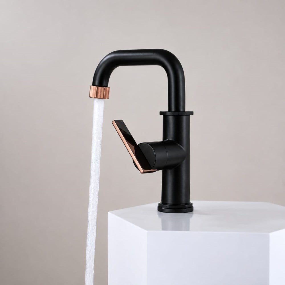 Wing Mat Siyah - Bakır / Rose Gold Çift Renkli Lavabo BataryasıWing Lavabo Bataryası Matt Black & Rose Gold | Premium Tasarım Banyo BataryasıArmatür&BataryaMase ModeLBMS0031DUŞHOMEWing Mat Siyah - Bakır / Rose Gold Çift Renkli Lavabo Bataryası