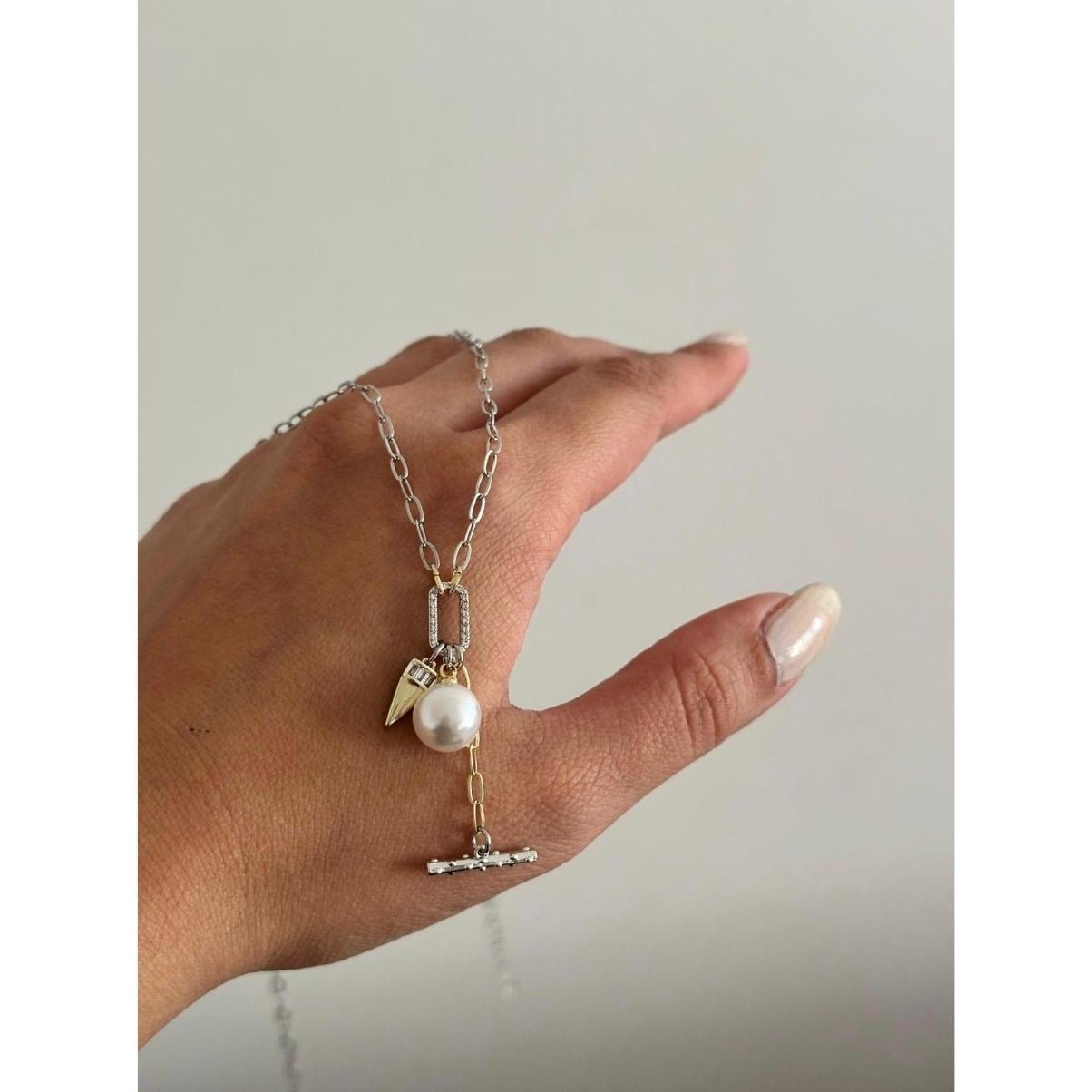 Silver charm detay kolye