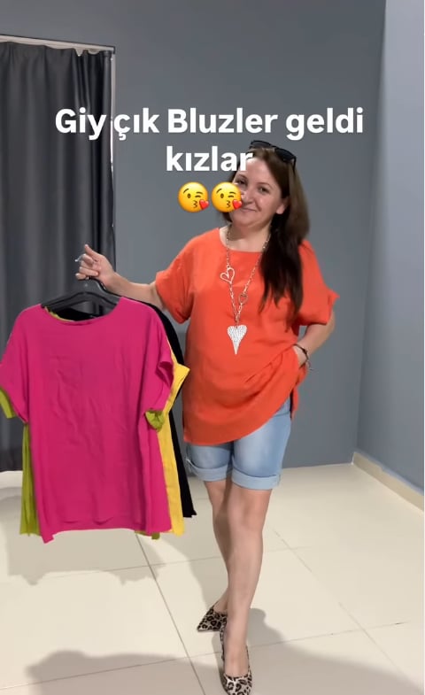 Renk Detaylı Basic Bluz