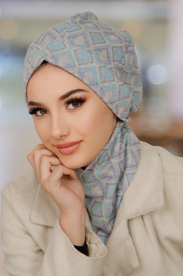 Beyaz Fitilli Aksesuarlı Tesettür Bere Ve Etol Takım