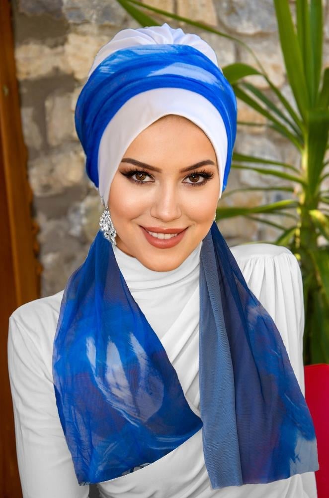 Beyaz Saks Mavi Fularlı Bone