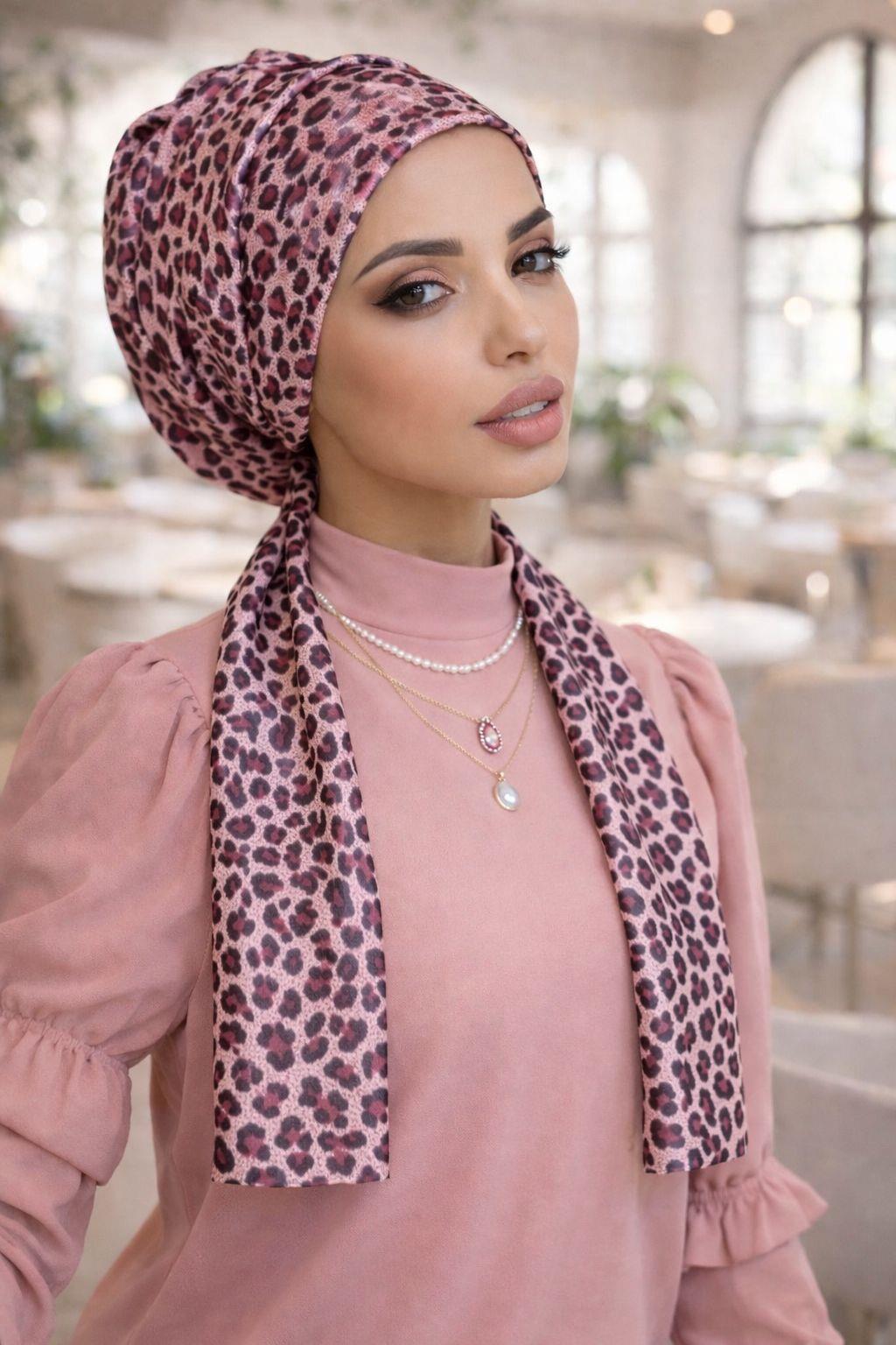 Bordo Lepar Desenli Atkılı Bone