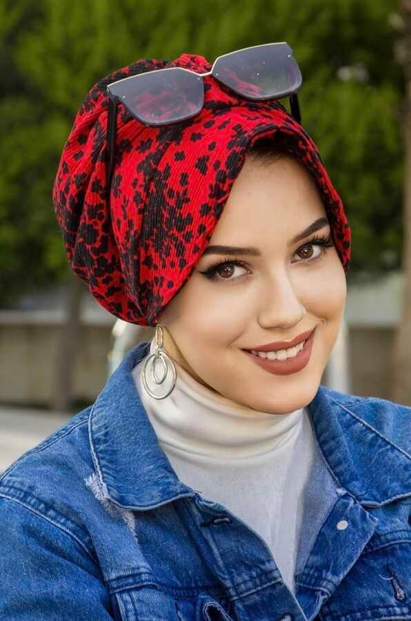 Kırmızı Siyah Çiçek Şapka Bone