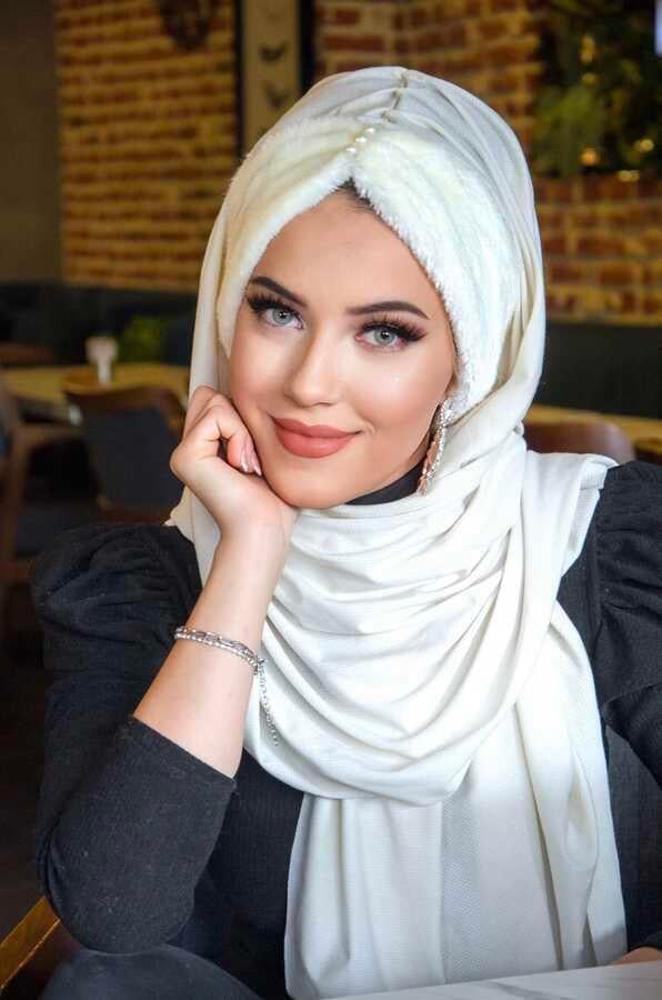 Krem Kürk İnci Detay Büzgülü Hazır Şal