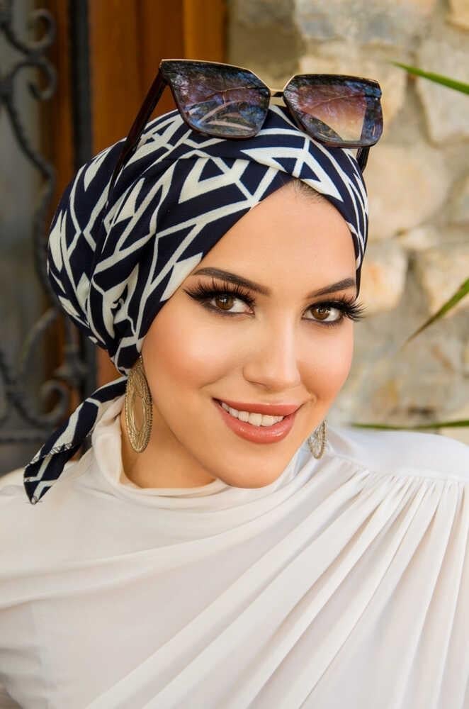 Lacivert Beyaz Geometrik Çapraz Bone