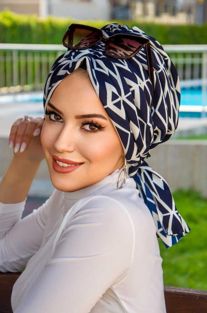 Lacivert Beyaz Geometrik Desen Tokalı Bone