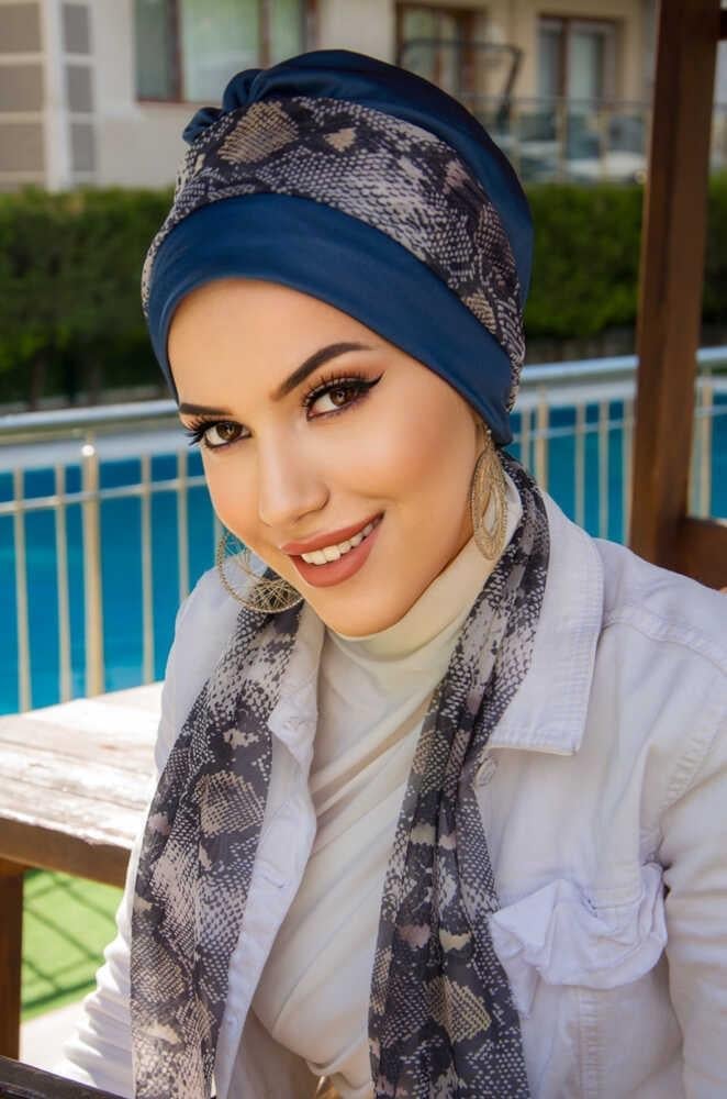 Lacivert Yılan Derisi Desen Fularlı Bone