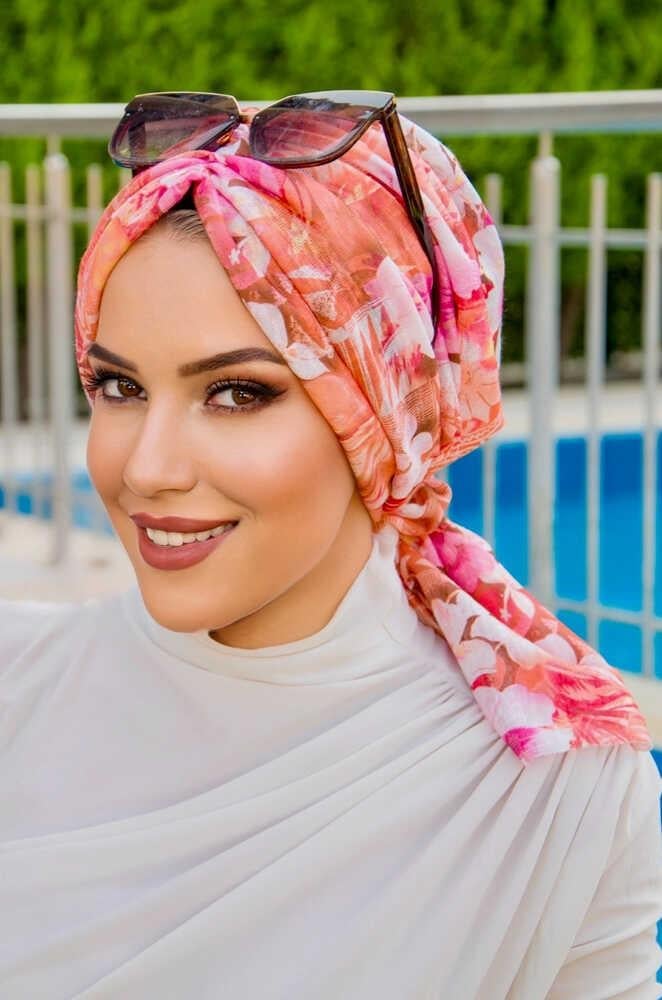 Mercan Bahar Çiçekli Tokalı Bone