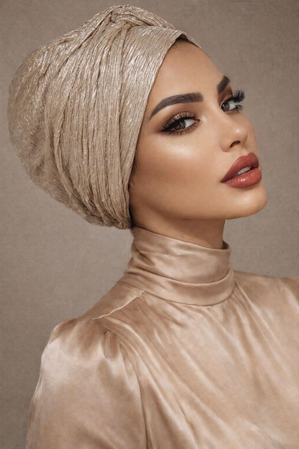 Rose Gold Piliseli Burgu Detaylı Bone