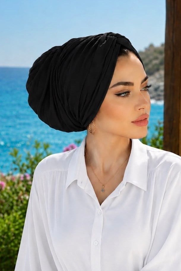 Siyah Burgu Detaylı Salaş Bone