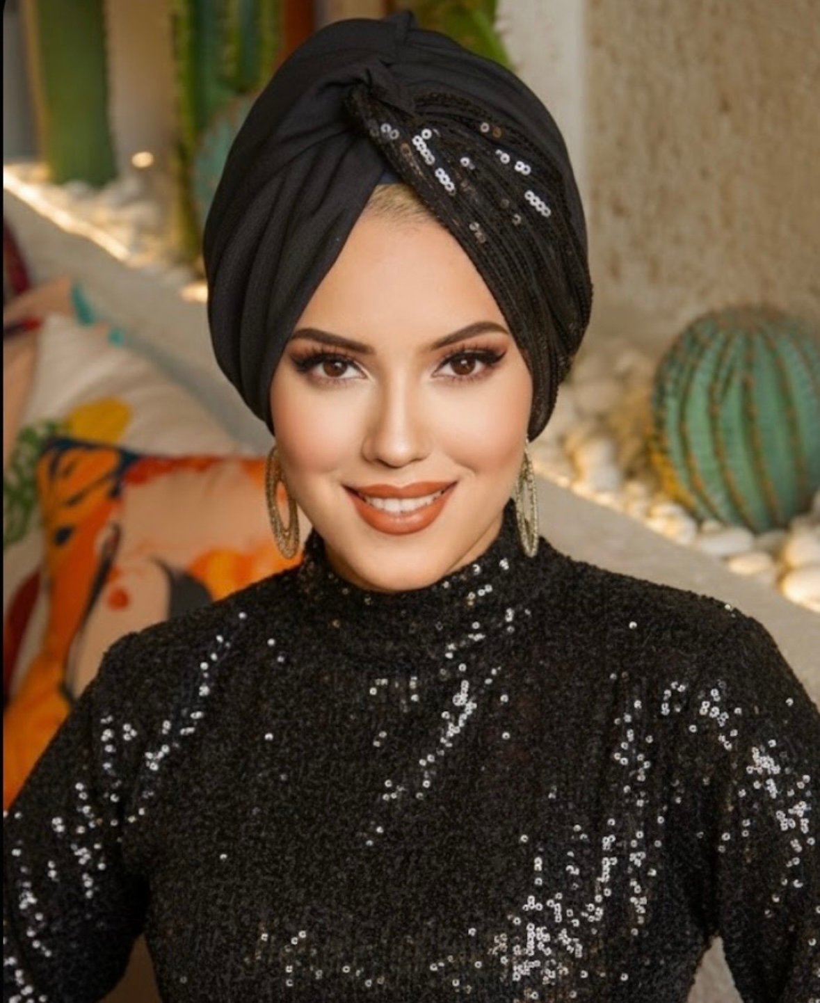 Siyah Payetli Burgu Model Dolgulu Tesettür Abiye Bone