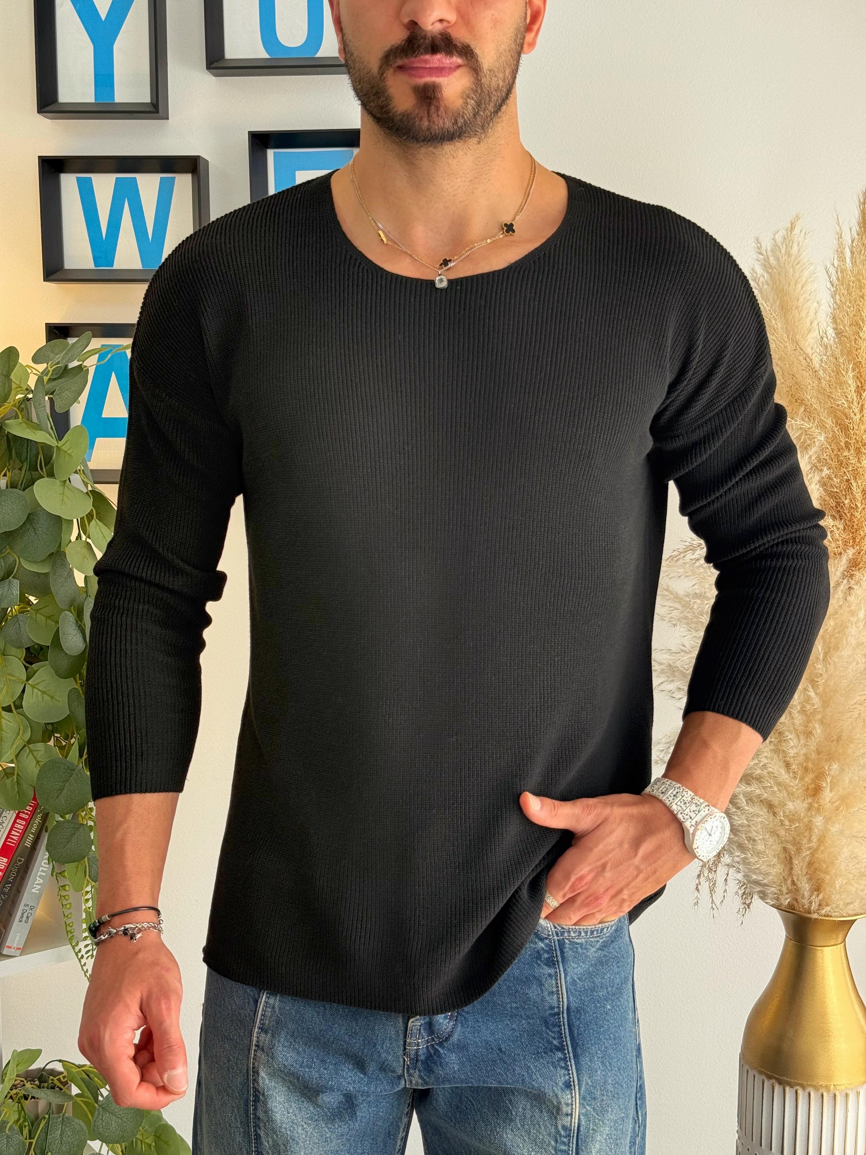 Siyah Açık Yaka İnce Triko Sweat 