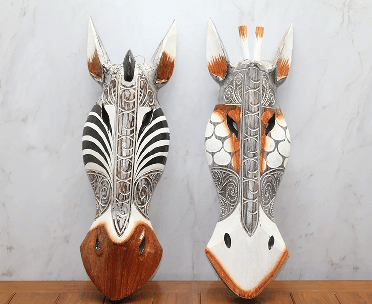 Ahşap Duvara Asmalı Maske Zebra