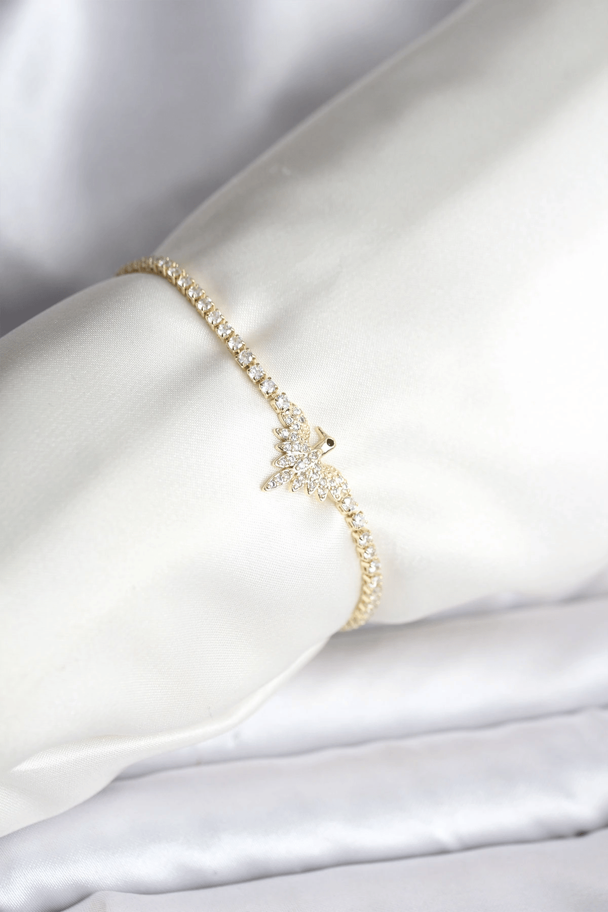 Anka Kuşu Model Zirkon Taşlı Gold Renk Pirinç Su Yolu Kadın Bileklik