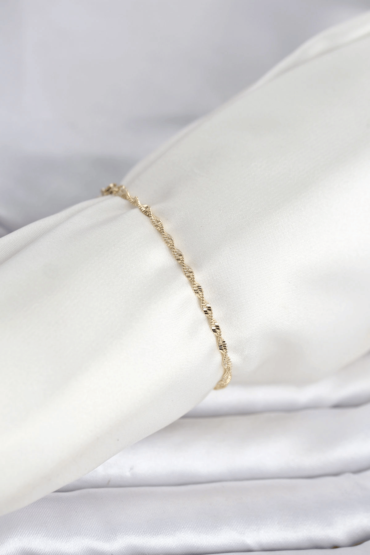 CM 14K Gold Renk Yassı Ezme Burgu Model Kadın Bileklik