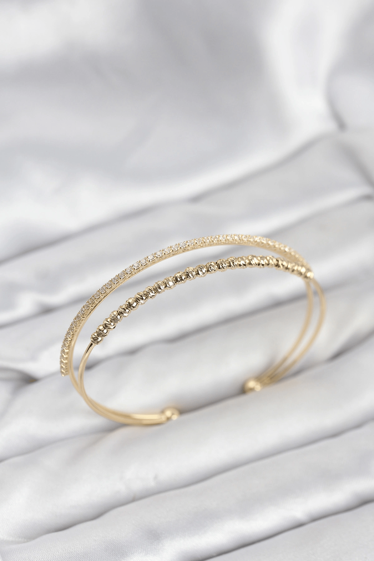 Dorika Model Pirinç Gold Renk Kadın Bileklik