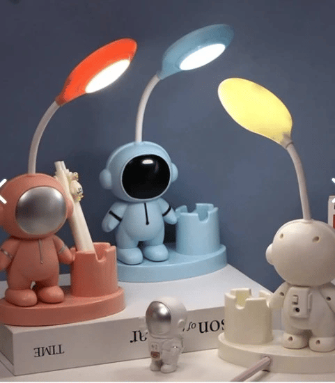 LED Astronot Masa Lambası Ve Kalemlik