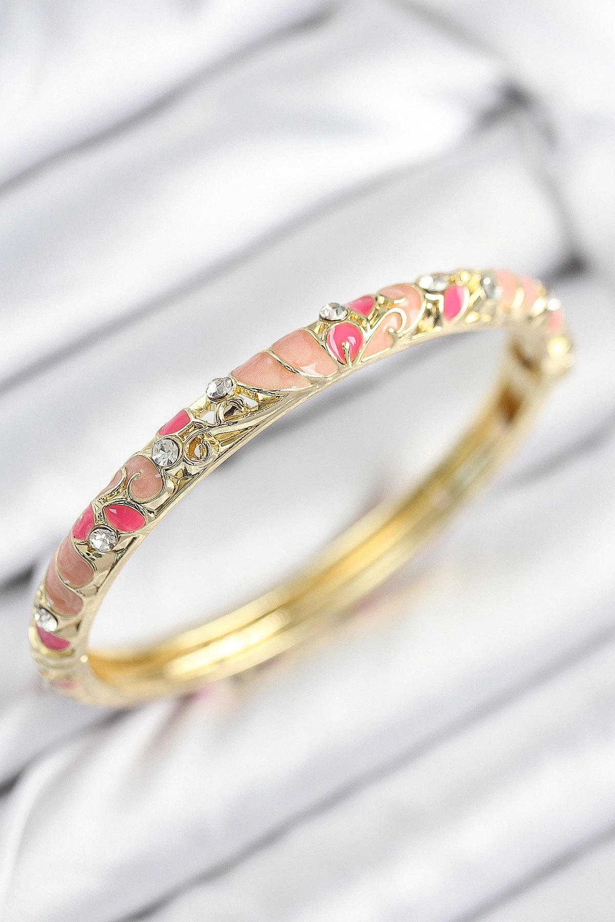 Mineli Pirinç Zirkon Taşlı Pembe Çiçek Motifli Gold Kadın Kelepçe