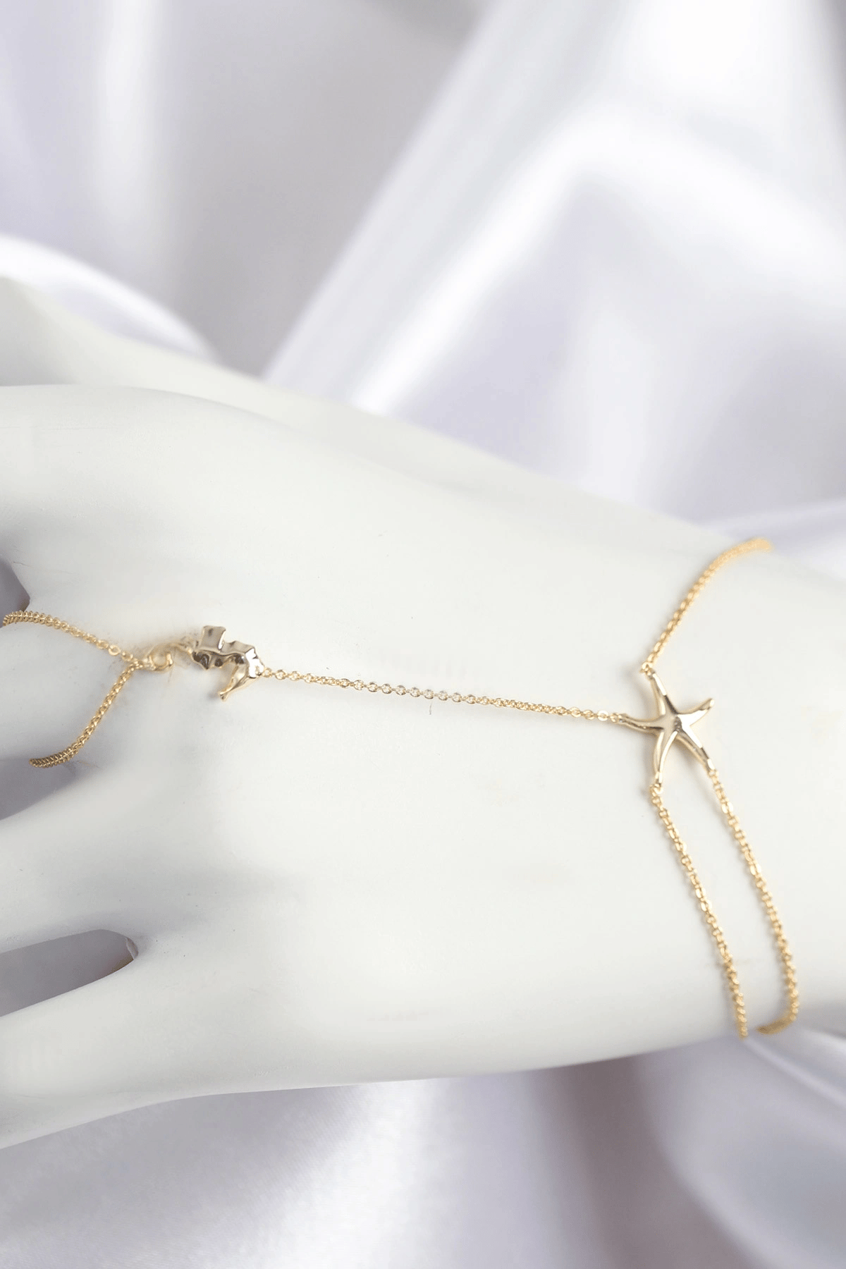 Pirinç Zirkon Taşlı Deniz Atı Ve Yıldız Model Gold Renk Şahmeran