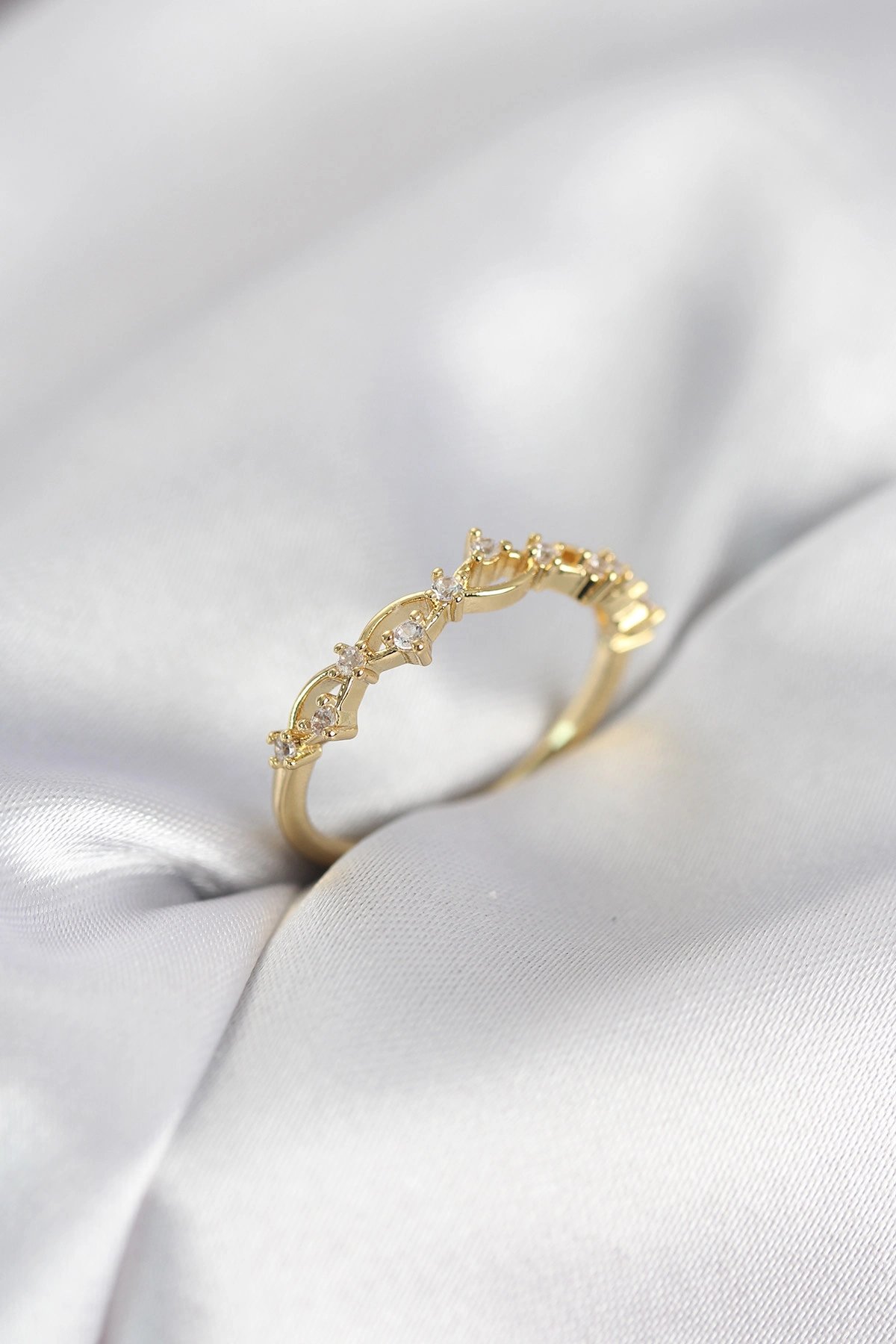 Zirkon Taşlı Pirinç Gold Renk Kadın Yüzük