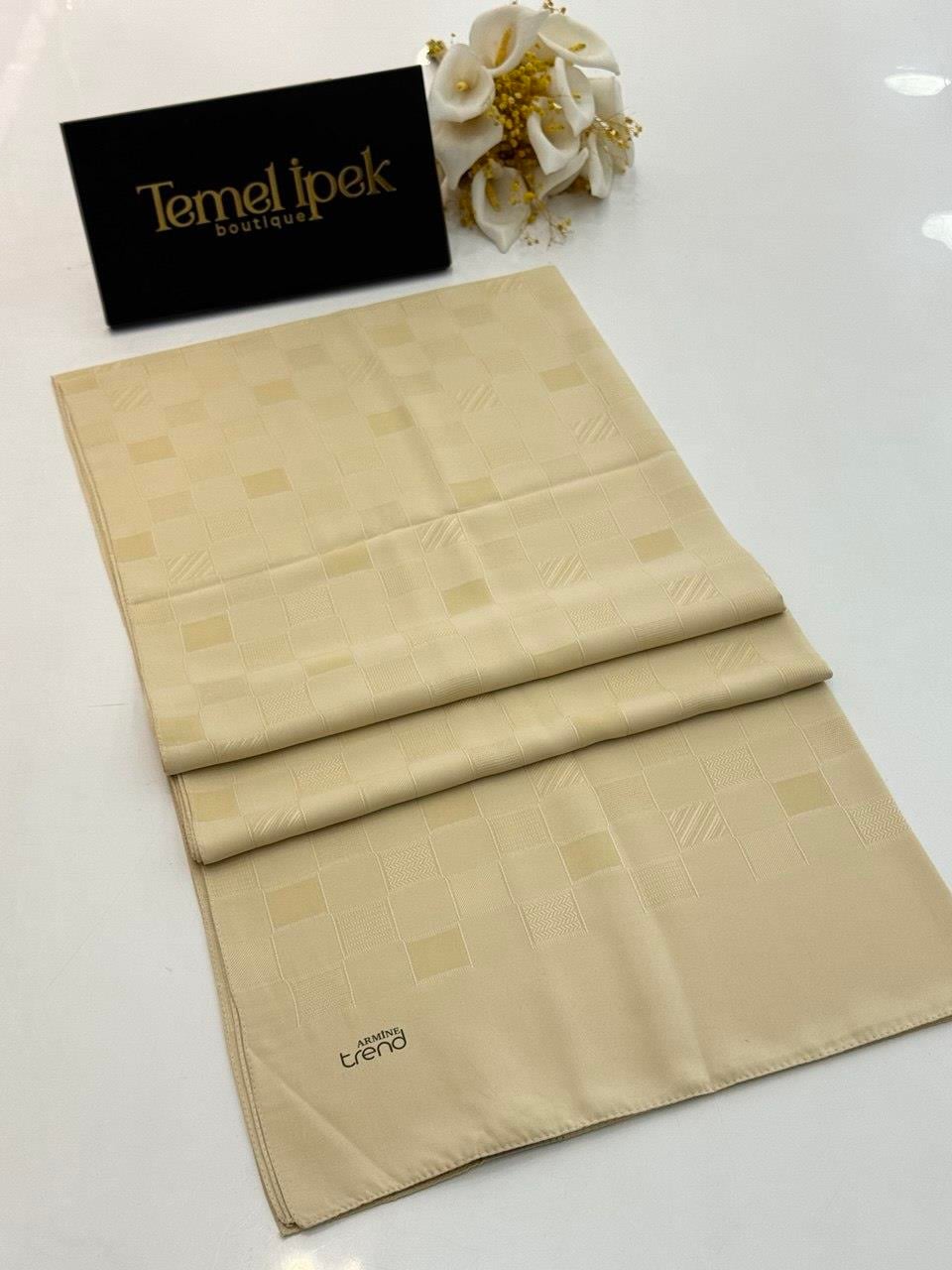 Armine Trend - J. Capri Şal 03221