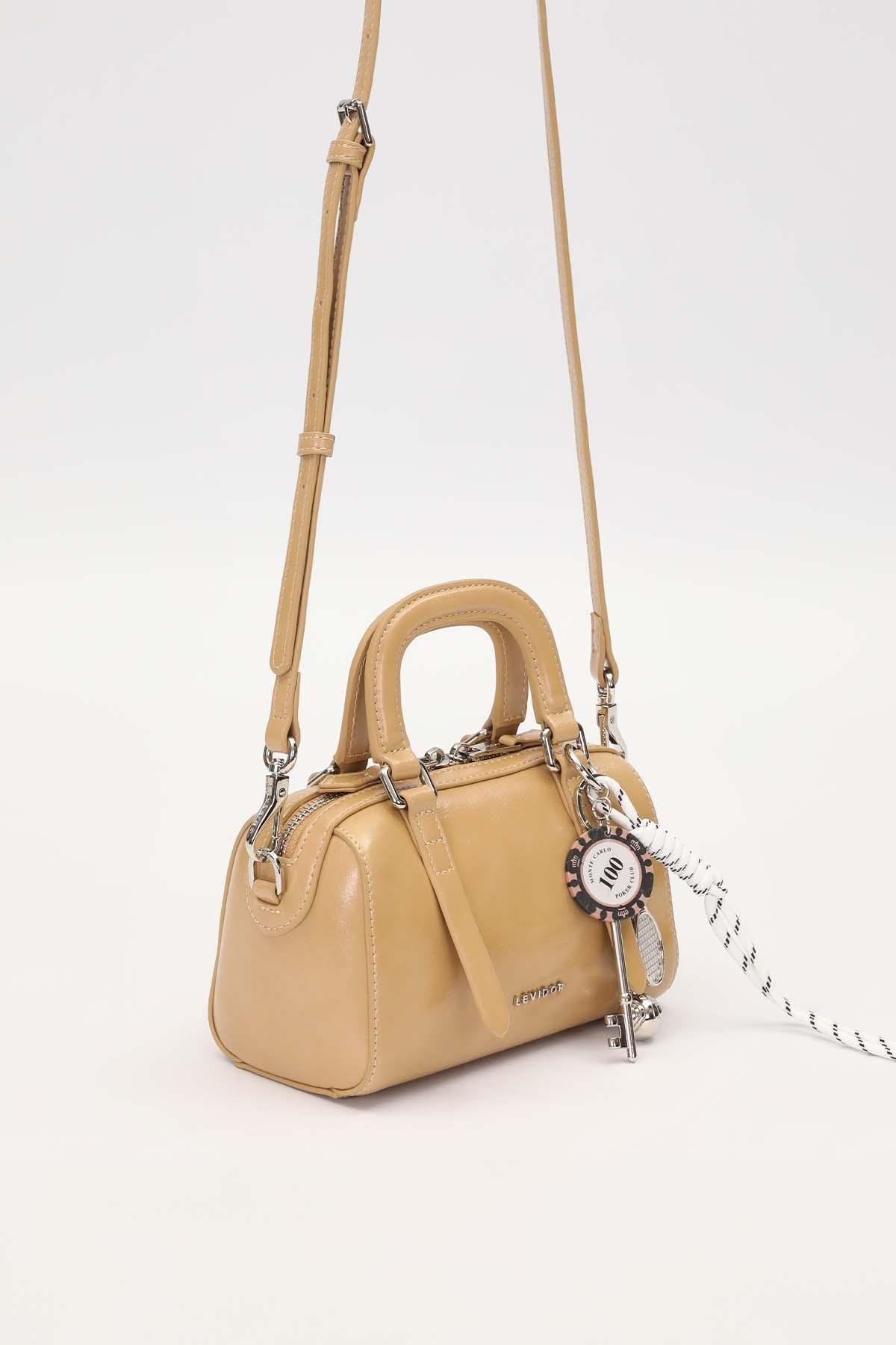 Levidor - Premium Charm Aksesuarlı El Çantası 930416