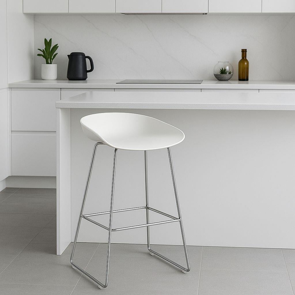 Solid Bar Sandalyesi