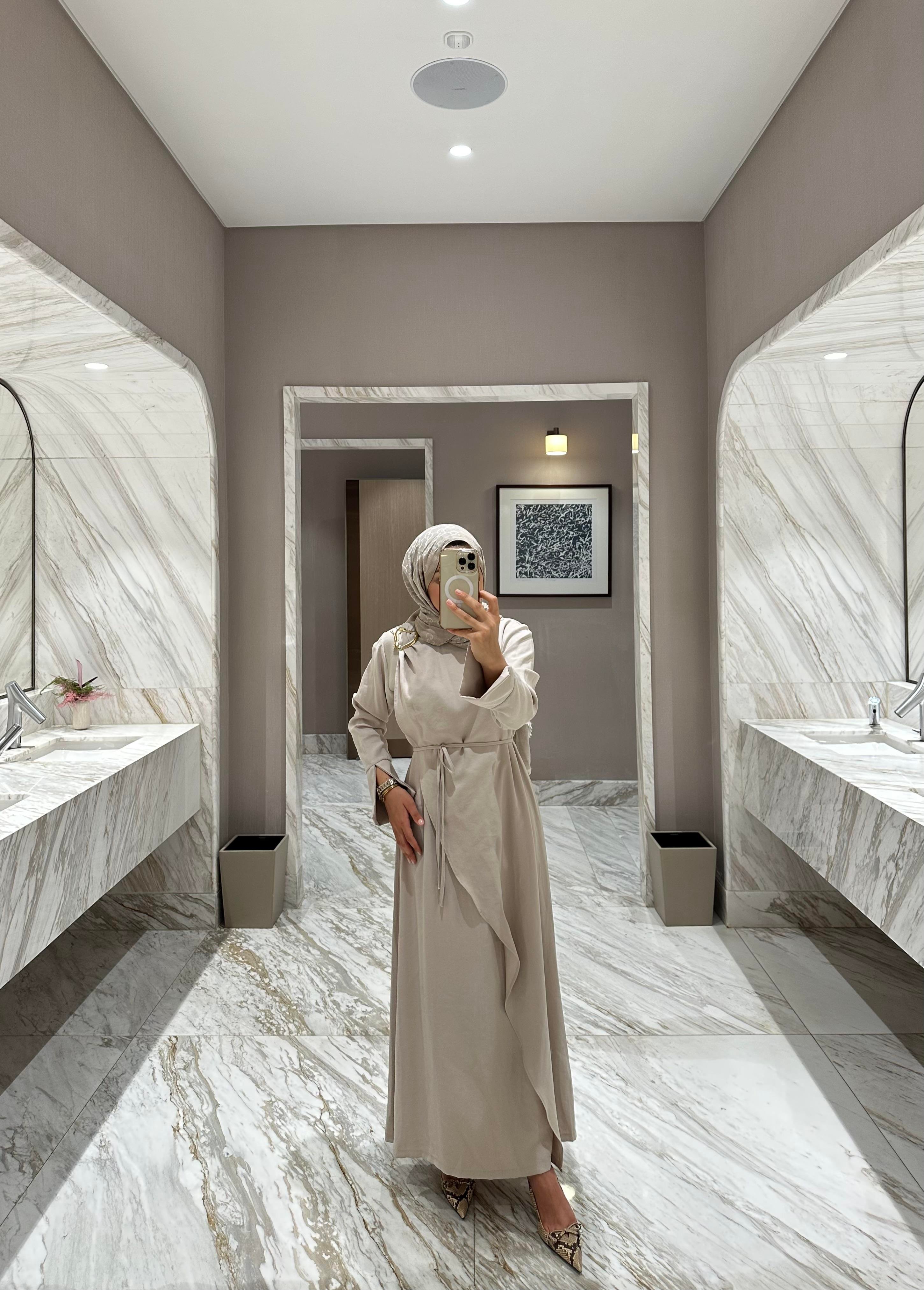 Sofia Elbise Taş
