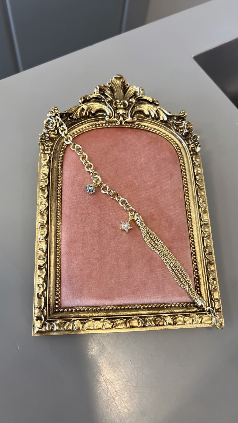 14K Charm Detaylı Yuvarlak Halka Ve Püskül Zincir Bileklik