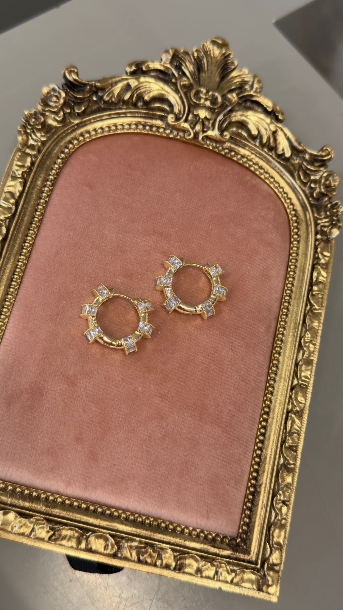 Baget Taşlı Gold Halka Küpe
