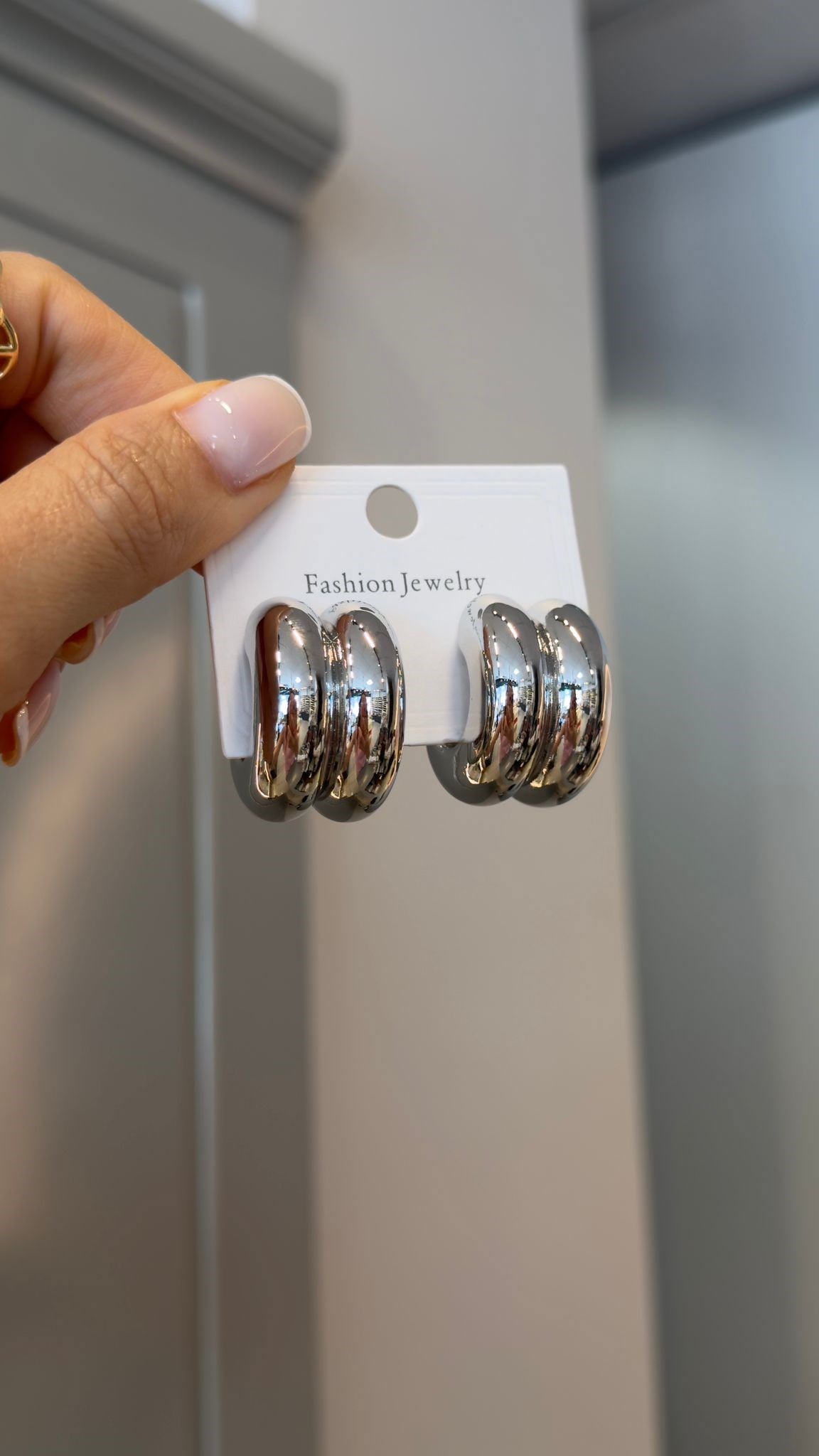 Çift Detaylı Bombeli Silver Küpe