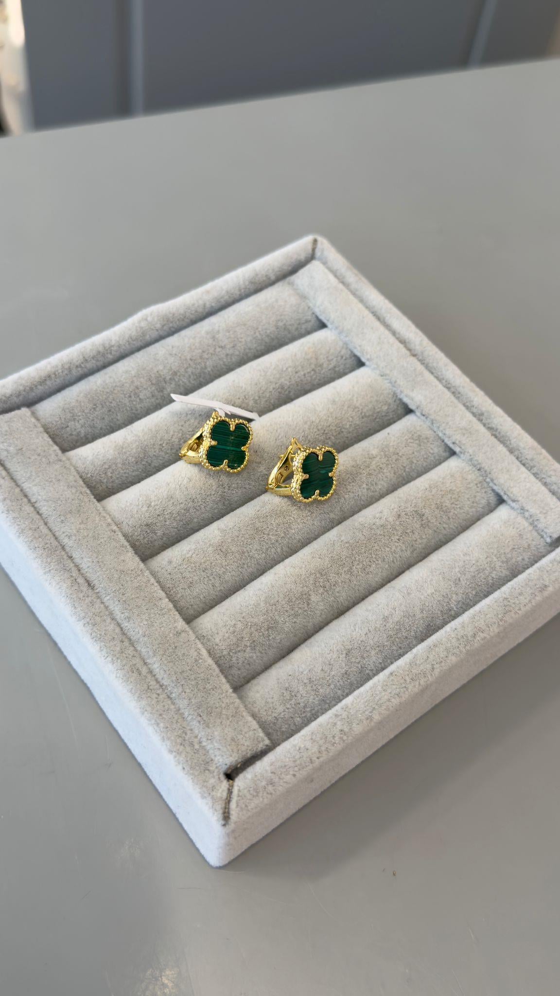 Marka Model İthal Seri Yeşil Yonca Küpe