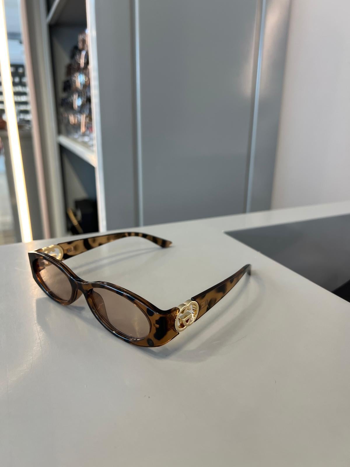 Marka Model Oval Leopar Desenli Gözlük
