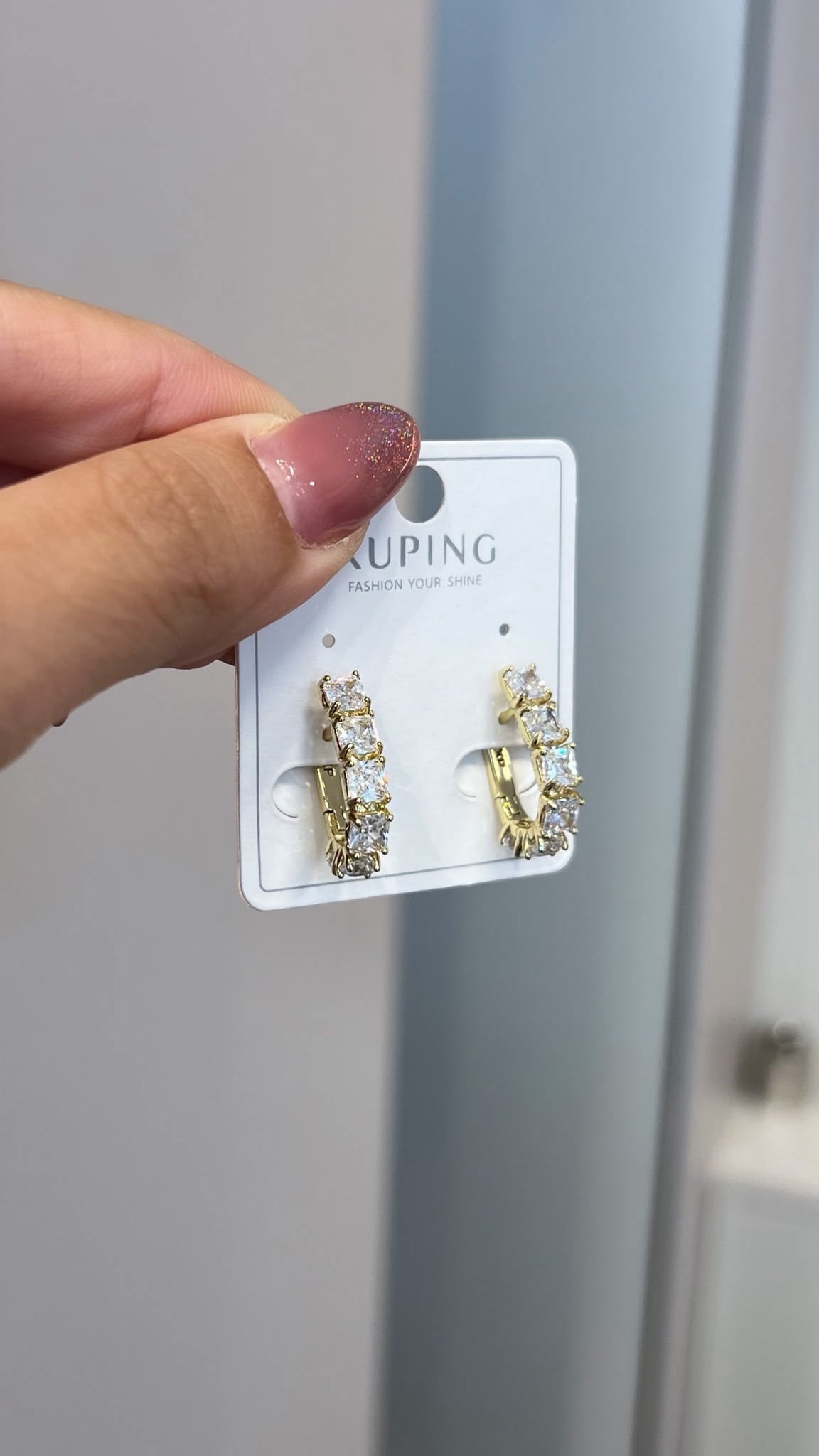 Özel Seri 14K Kare Taşlı Oval Gold Halka Küpe