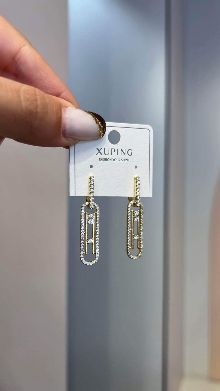 Özel Seri 14K Sallantılı Taş Detaylı Oval Küpe